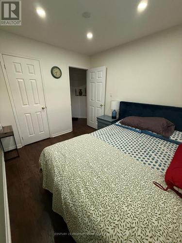 321 Aspendale Crescent, Mississauga, ON - Indoor Photo Showing Bedroom
