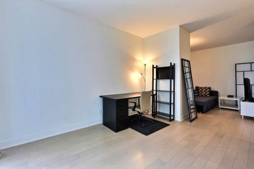 Living Room - 2707-1050 Rue Drummond, Montréal (Ville-Marie), QC - Indoor Photo Showing Other Room