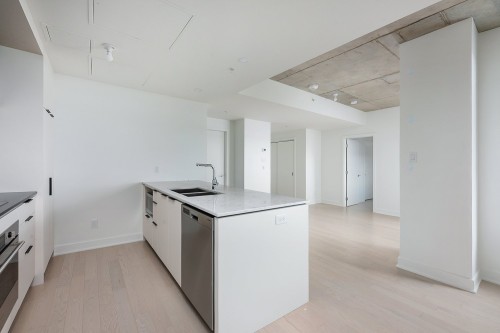 Kitchen - 2109-60 Rue De L'Éclipse, Brossard, QC - Indoor Photo Showing Kitchen With Double Sink