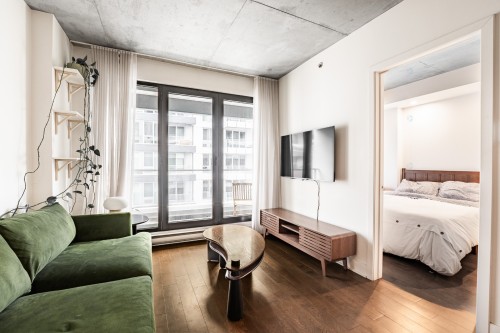 Salon - 605-700 Rue St-Paul O., Montréal (Ville-Marie), QC - Indoor