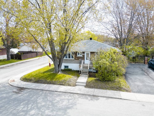 12334 Rue Gratton  Montréal (Rivière-Des-Prairies/Pointe-Aux-Trembles), QC H1B 1J2