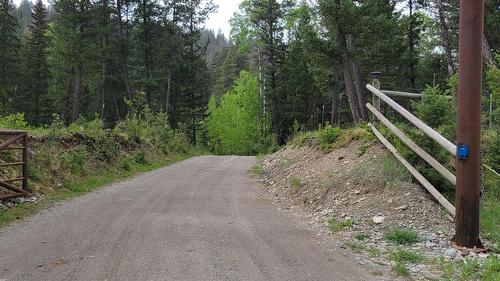 1 Highway 93, Grasmere, BC 