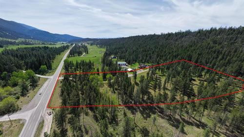 1 Highway 93, Grasmere, BC 