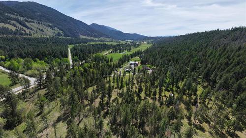 1 Highway 93, Grasmere, BC 