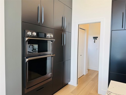 1853 Pine Ridge Mountain Trail, Invermere, BC - Indoor Photo Showing Kitchen