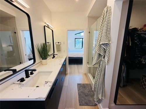 1853 Pine Ridge Mountain Trail, Invermere, BC - Indoor Photo Showing Bathroom