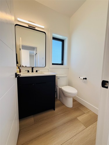 1853 Pine Ridge Mountain Trail, Invermere, BC - Indoor Photo Showing Bathroom