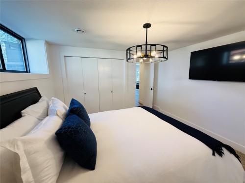 1853 Pine Ridge Mountain Trail, Invermere, BC - Indoor Photo Showing Bedroom