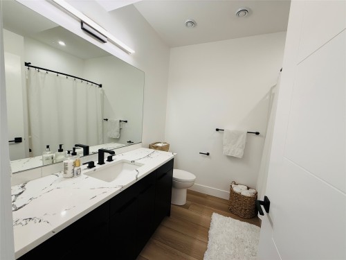 1853 Pine Ridge Mountain Trail, Invermere, BC - Indoor Photo Showing Bathroom
