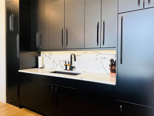 1853 Pine Ridge Mountain Trail, Invermere, BC - Indoor Photo Showing Kitchen