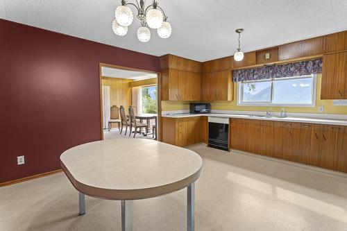 425 Ash Road, Creston, BC - Indoor