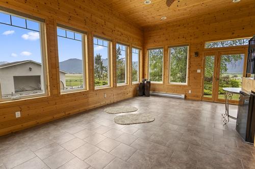 425 Ash Road, Creston, BC - Indoor Photo Showing Other Room