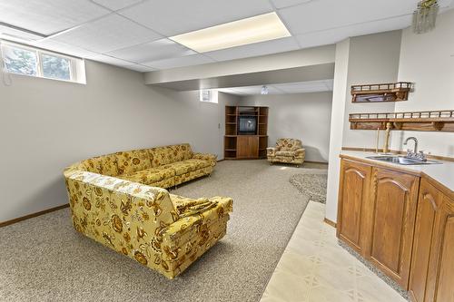 425 Ash Road, Creston, BC - Indoor Photo Showing Basement