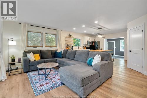 255 Edward Road, Lakeshore, ON - Indoor Photo Showing Living Room