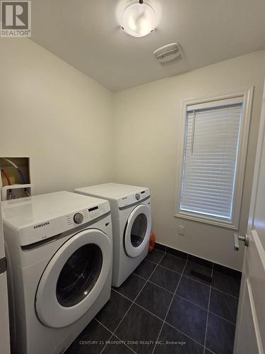258 Okanagan Path, Oshawa, ON - Indoor Photo Showing Laundry Room