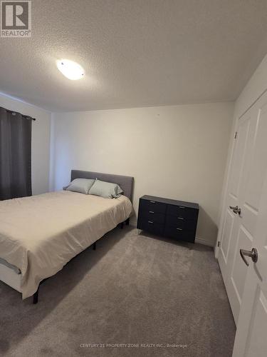 258 Okanagan Path, Oshawa, ON - Indoor Photo Showing Bedroom