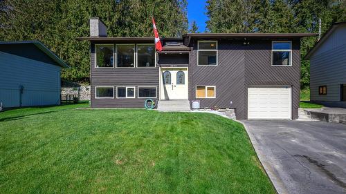 3895 Highland Park Drive  Armstrong, BC V4Y 0K2