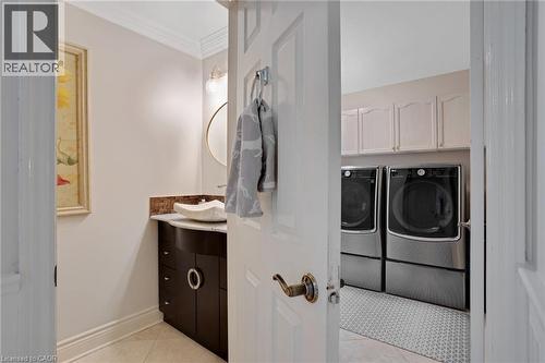 667 Burnett Avenue, Cambridge, ON - Indoor Photo Showing Laundry Room