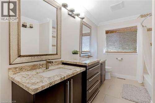 667 Burnett Avenue, Cambridge, ON - Indoor Photo Showing Bathroom