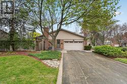 258 BRIAR HILL CRESCENT Hamilton, ON L9G 3M7