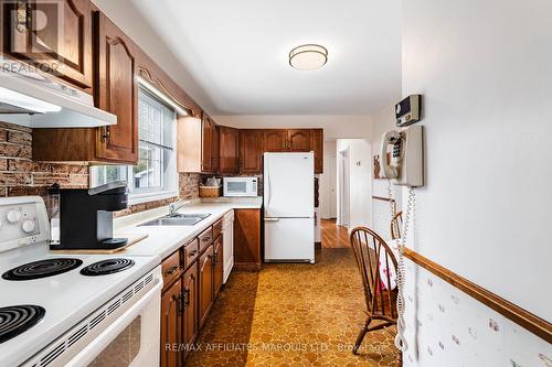 1009 Leonard Avenue, Cornwall, ON - Indoor Photo Showing Kitchen With Double Sink