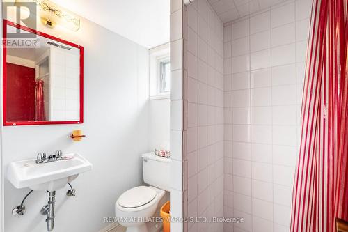 1009 Leonard Avenue, Cornwall, ON - Indoor Photo Showing Bathroom