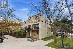 205 - 5877 BATHURST STREET Toronto, ON M2R 1Y7