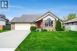 43 Oak DRIVE Essex, ON N8M 3C5