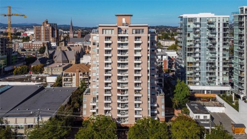 1405-930 Yates St  Victoria, BC V8V 4Z3