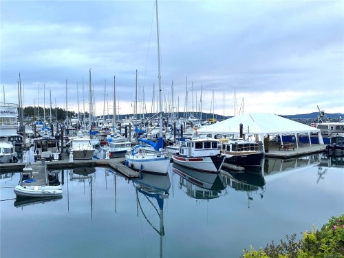 4-10490 Resthaven Dr, Sidney, BC 