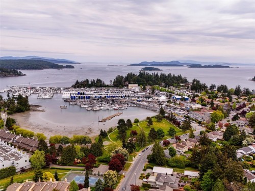 4-10490 Resthaven Dr, Sidney, BC 
