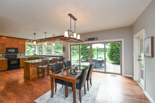 1331 Hudson Rd, Comox, BC 