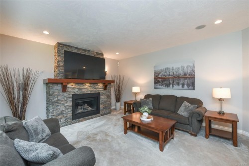 1331 Hudson Rd, Comox, BC 