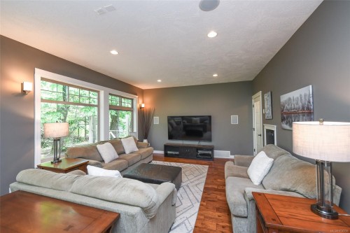 1331 Hudson Rd, Comox, BC 
