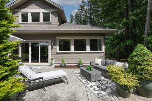 1331 Hudson Rd, Comox, BC 
