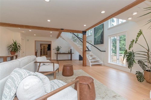 4906 Cordova Bay Rd, Saanich, BC 