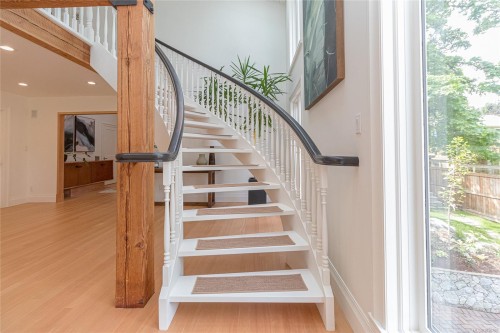 4906 Cordova Bay Rd, Saanich, BC 