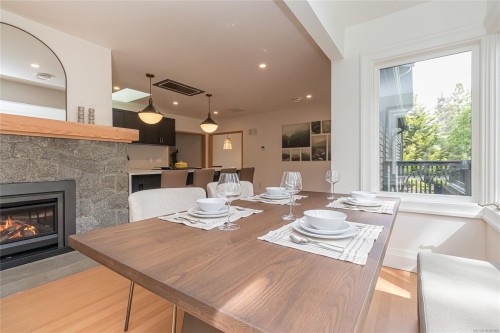 4906 Cordova Bay Rd, Saanich, BC 