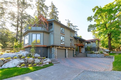 4906 Cordova Bay Rd, Saanich, BC 