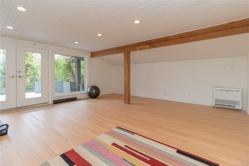 4906 Cordova Bay Rd, Saanich, BC 