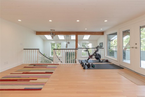 4906 Cordova Bay Rd, Saanich, BC 