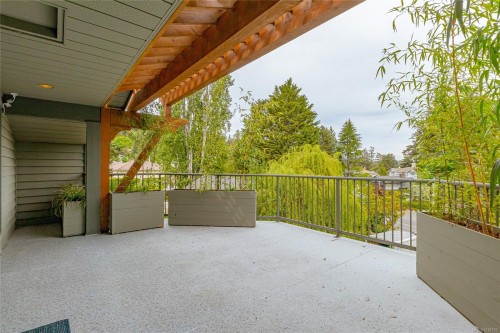 4906 Cordova Bay Rd, Saanich, BC 