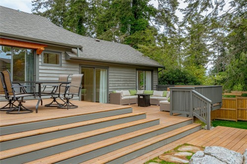 4906 Cordova Bay Rd, Saanich, BC 