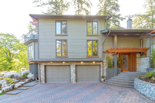 4906 Cordova Bay Rd, Saanich, BC 