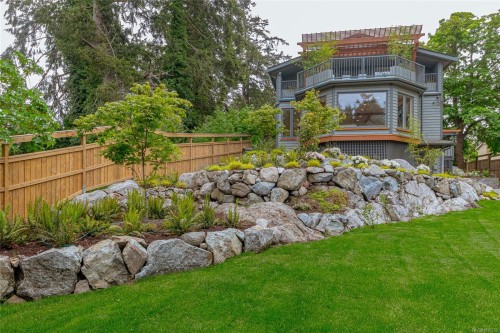 4906 Cordova Bay Rd, Saanich, BC 