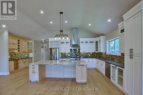 1852 River Road W, Wasaga Beach, ON - Indoor Photo Showing Kitchen With Upgraded Kitchen