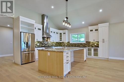 1852 River Road W, Wasaga Beach, ON - Indoor Photo Showing Kitchen With Upgraded Kitchen