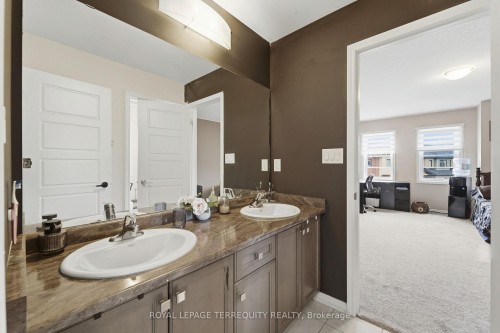 65 Cactus Crescent, Hamilton, ON - Indoor Photo Showing Bathroom