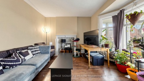 132 Marion Street, Toronto, ON - Indoor Photo Showing Living Room