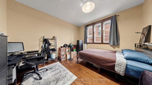 132 Marion Street, Toronto, ON - Indoor Photo Showing Bedroom
